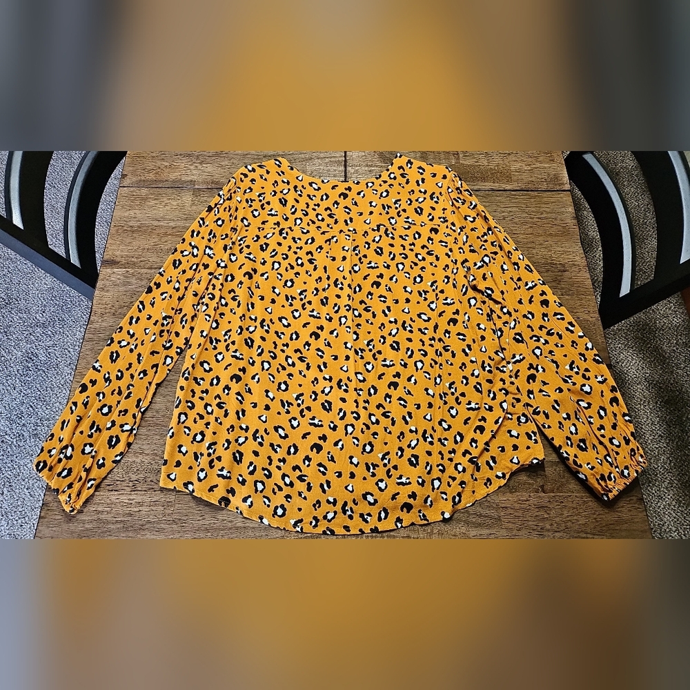 Button Down Top - Picture 2 of 7